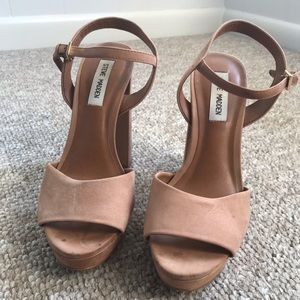 STEVE MADDEN platform heels